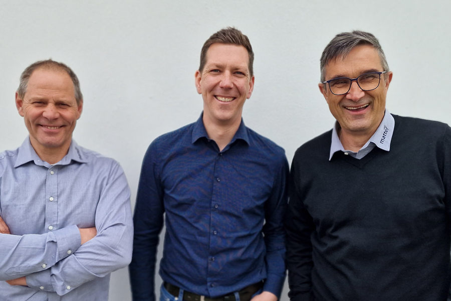 Michael Wild  Bernhard Lutz  matter  und Michael Thiess  Mobil in Time  freuen sich auf die zukuenftige Partnerschaft