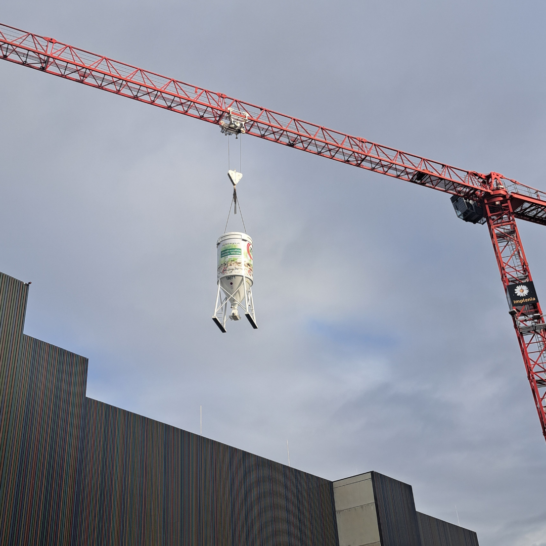Silo transport mit einem Krahn